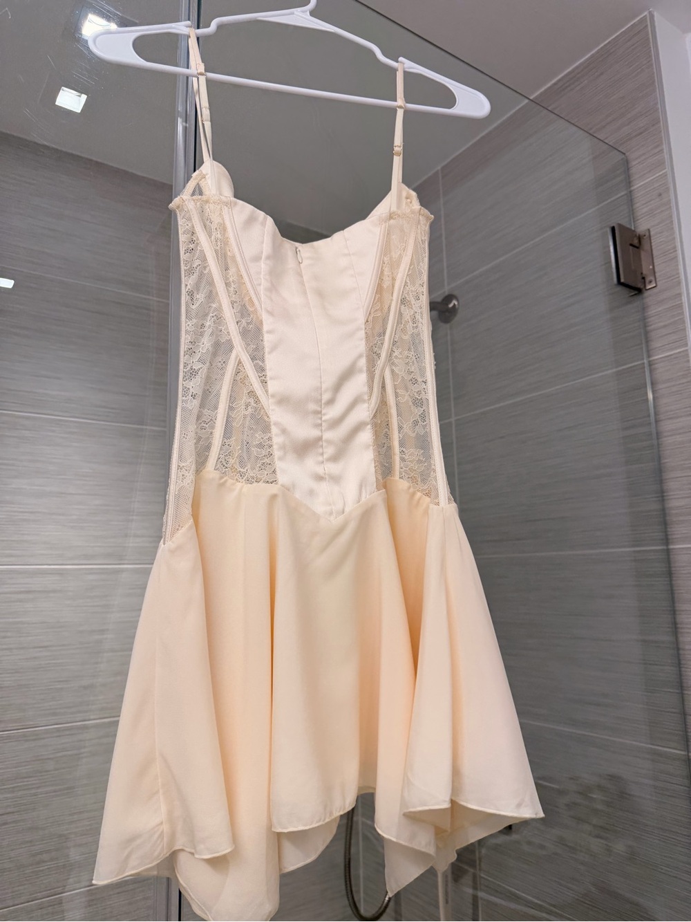 Anniken Lace Handkerchief Hem Mini Dress in Ivory - Picture 7 of 8